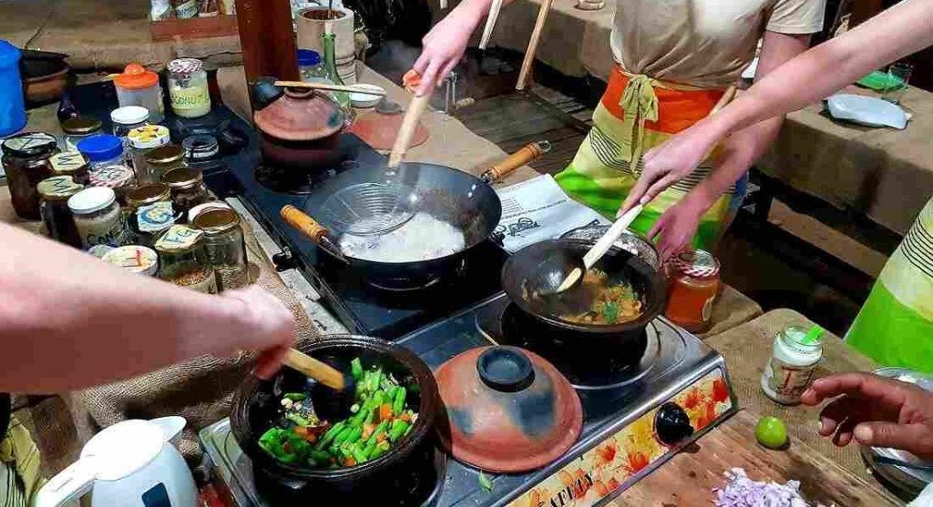 Hands-on Sri Lankan Cooking at the Stove